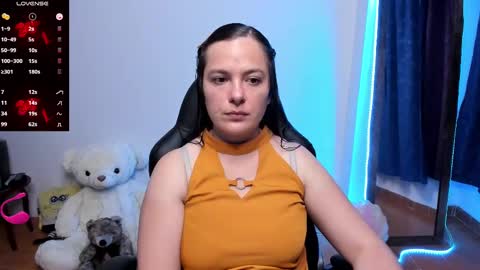 Snapshot of hidianapaola chatting on February 11, 12:17 am Diana online show from February 11, 12:17 am