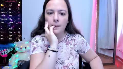 Snapshot of hidianapaola chatting on February 23, 5:54 pm Diana online show from February 23, 5:54 pm