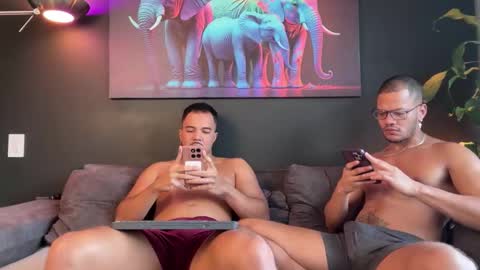 Terry and E online show from November 25, 9:37 pm