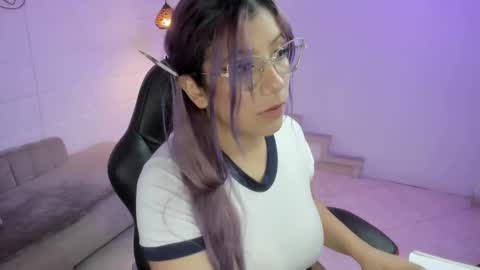 Snapshot of hikaru_dl chatting on February 28, 11:01 pm hikaru_dl online show from February 28, 11:01 pm