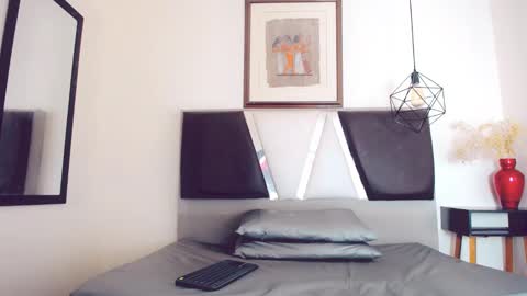 Snapshot of hilary_avilan chatting on January 17, 7:27 pm Hilary Avilan online show from January 17, 7:27 pm