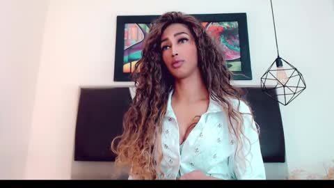 Hilary Avilan online show from December 16, 7:08 pm