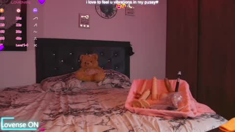 Snapshot of hilary_jones_22 chatting on January 18, 1:52 am LUNA new account  FOLLOW ME online show from January 18, 1:52 am