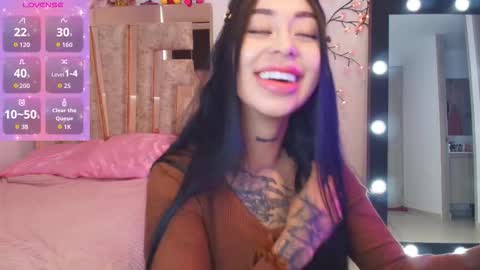 Snapshot of hilary_jones_22 chatting on November 22, 8:30 pm LUNA new account FOLLOW ME online show from November 22, 8:30 pm