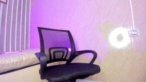  Hillary  online show from February 16, 5:15 am