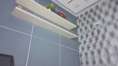  Hillary  online show from February 7, 1:09 am