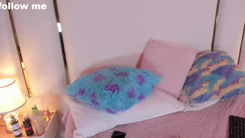 Hillary online show from February 21, 10:48 pm