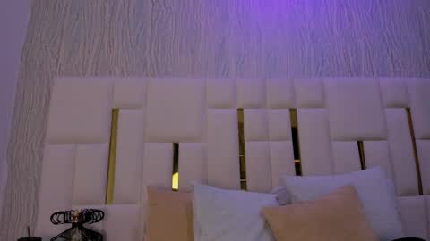 Hillary online show from April 8, 11:32 am