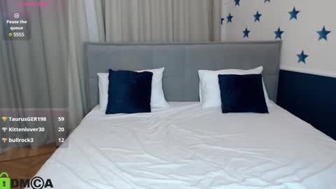 Snapshot of hilleva chatting on March 6, 4:19 am hilleva online show from March 6, 4:19 am