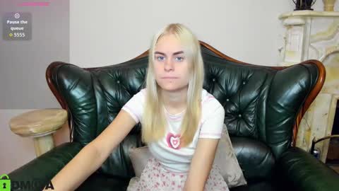 Snapshot of hilleva chatting on September 10, 7:58 pm hilleva online show from September 10, 7:58 pm