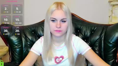 Snapshot of hilleva chatting on September 24, 11:30 pm hilleva online show from September 24, 11:30 pm