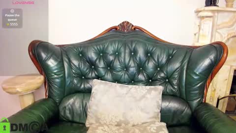 Snapshot of hilleva chatting on October 19, 7:20 am hilleva online show from October 19, 7:20 am