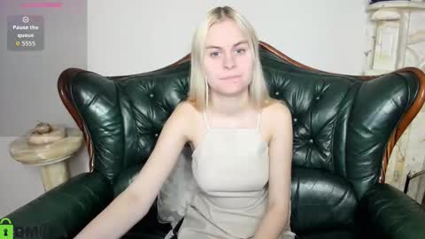 Snapshot of hilleva chatting on November 6, 9:26 pm hilleva online show from November 6, 9:26 pm