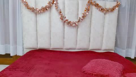 hinata lee online show from December 24, 8:33 am