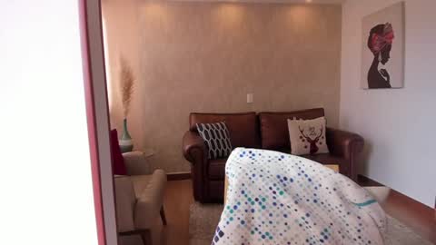 Hinnata online show from January 23, 7:29 pm