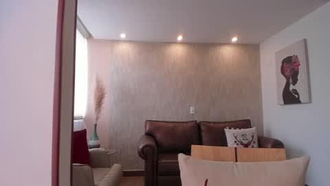 Hinnata online show from January 26, 9:29 pm