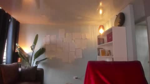 Hinnata online show from September 18, 1:24 pm