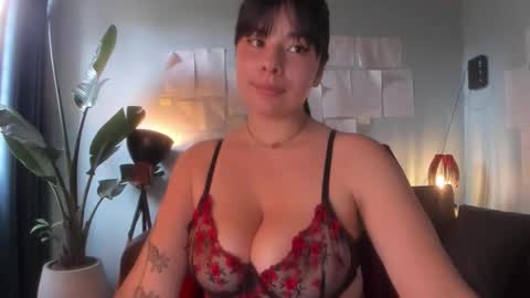 Hinnata online show from December 2, 4:46 pm