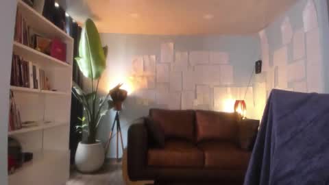 Hinnata online show from January 7, 4:42 pm