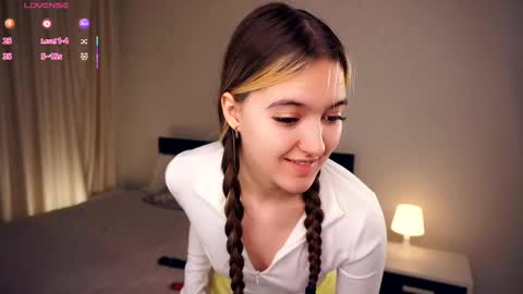 Snapshot of hip_hop_baby chatting on February 19, 6:21 pm Leya Day Mary Night PvT Open online show from February 19, 6:21 pm