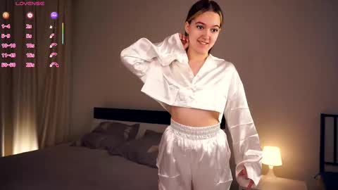 Snapshot of hip_hop_baby chatting on February 20, 6:46 pm Leya Day Mary Night PvT Open online show from February 20, 6:46 pm
