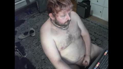 Snapshot of hipguy91 chatting on November 5, 5:40 am hipguy91 online show from November 5, 5:40 am