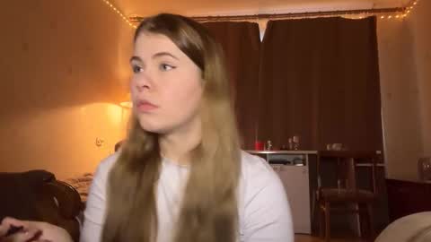 I am Amy ntmu Lets hit 10 Thumbs Up together online show from January 12, 11:48 am