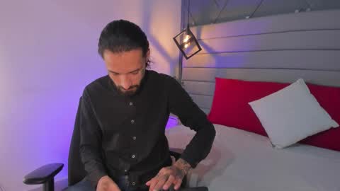 Hisoka online show from February 8, 1:03 pm