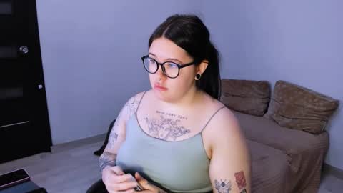 Dina online show from December 2, 7:57 am