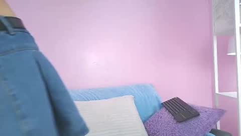 Snapshot of hiyakasudere_ chatting on November 18, 6:45 pm hiyakasudere_ online show from November 18, 6:45 pm