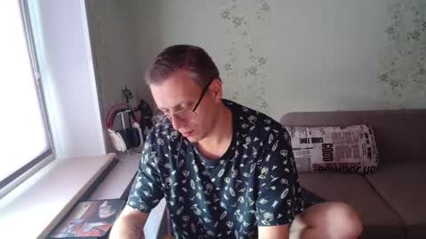 Snapshot of hlestus chatting on October 9, 6:11 am Wet Jack online show from October 9, 6:11 am