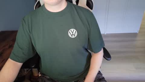 Snapshot of hls0077 chatting on December 19, 7:21 pm hls0077 online show from December 19, 7:21 pm