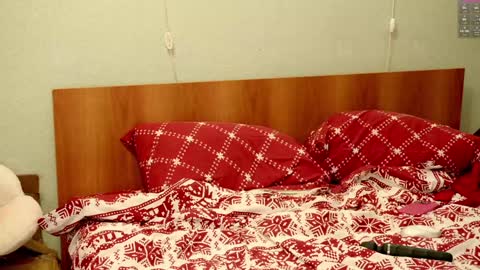 Holly online show from December 24, 9:39 am