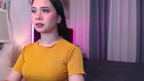 Snapshot of hoelymolly chatting on November 28, 7:00 am hoelymolly online show from November 28, 7:00 am