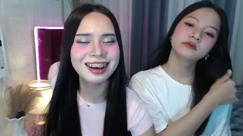 hoelymolly online show from April 15, 8:20 pm