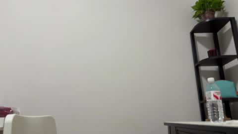 Snapshot of hola_sunflower chatting on September 21, 10:00 pm amy online show from September 21, 10:00 pm