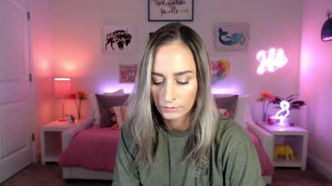 Snapshot of holihurricane chatting on October 23, 2:22 am Holi Hurricane online show from October 23, 2:22 am