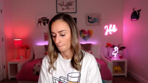 Snapshot of holihurricane chatting on November 22, 4:33 am Holi Hurricane online show from November 22, 4:33 am