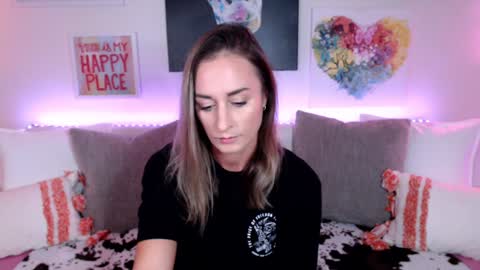 Snapshot of holihurricane chatting on November 25, 3:28 am Holi Hurricane online show from November 25, 3:28 am