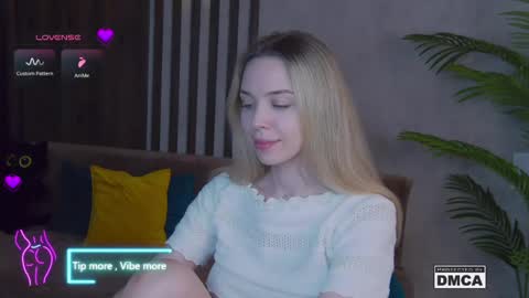 Snapshot of holl1would chatting on March 3, 6:37 am My social media links subscribe to support me online show from March 3, 6:37 am