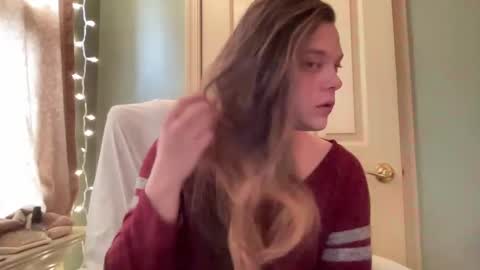 Hollys Drive threw Side Of CB. online show from December 29, 7:32 pm