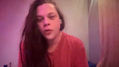 Snapshot of holly23hopefull chatting on December 17, 11:11 pm Hollys Drive threw Side Of CB. online show from December 17, 11:11 pm