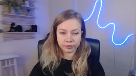 Snapshot of holly_bb95 chatting on March 10, 12:29 am Holly online show from March 10, 12:29 am