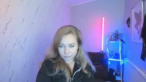 Holly online show from October 16, 6:53 pm