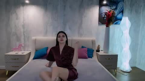 Holly online show from April 21, 8:20 am