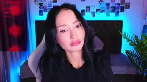 holly_berryy_ online show from October 3, 1:46 am