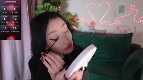 holly_berryy_ online show from October 5, 1:48 am