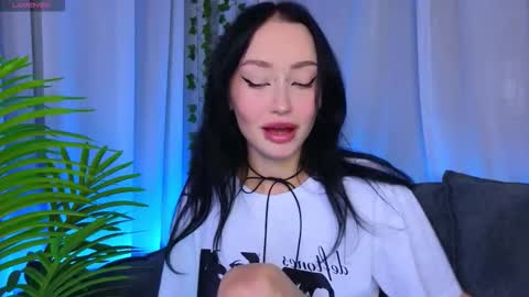 holly_berryy_ online show from October 11, 2:00 am