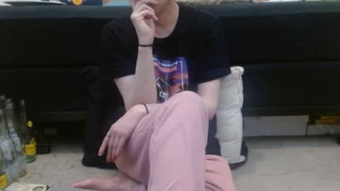 Holly Hawkes online show from February 12, 1:41 am