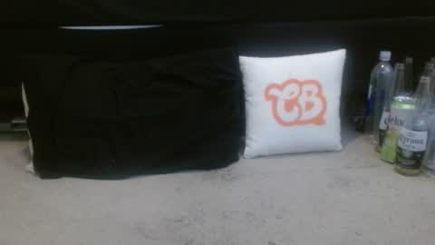 Holly Hawkes online show from March 21, 11:30 pm